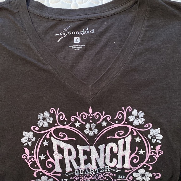 Cute French Quarter t shirt in black and pink - Picture 2 of 3